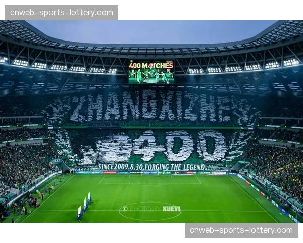 看台:那不勒斯主场为即将迎来百场里程碑的队长迪洛伦佐展示巨型TIFO 看台:那不勒斯主场为即将迎来百场里程碑的队长迪洛伦佐展示巨型TIFO